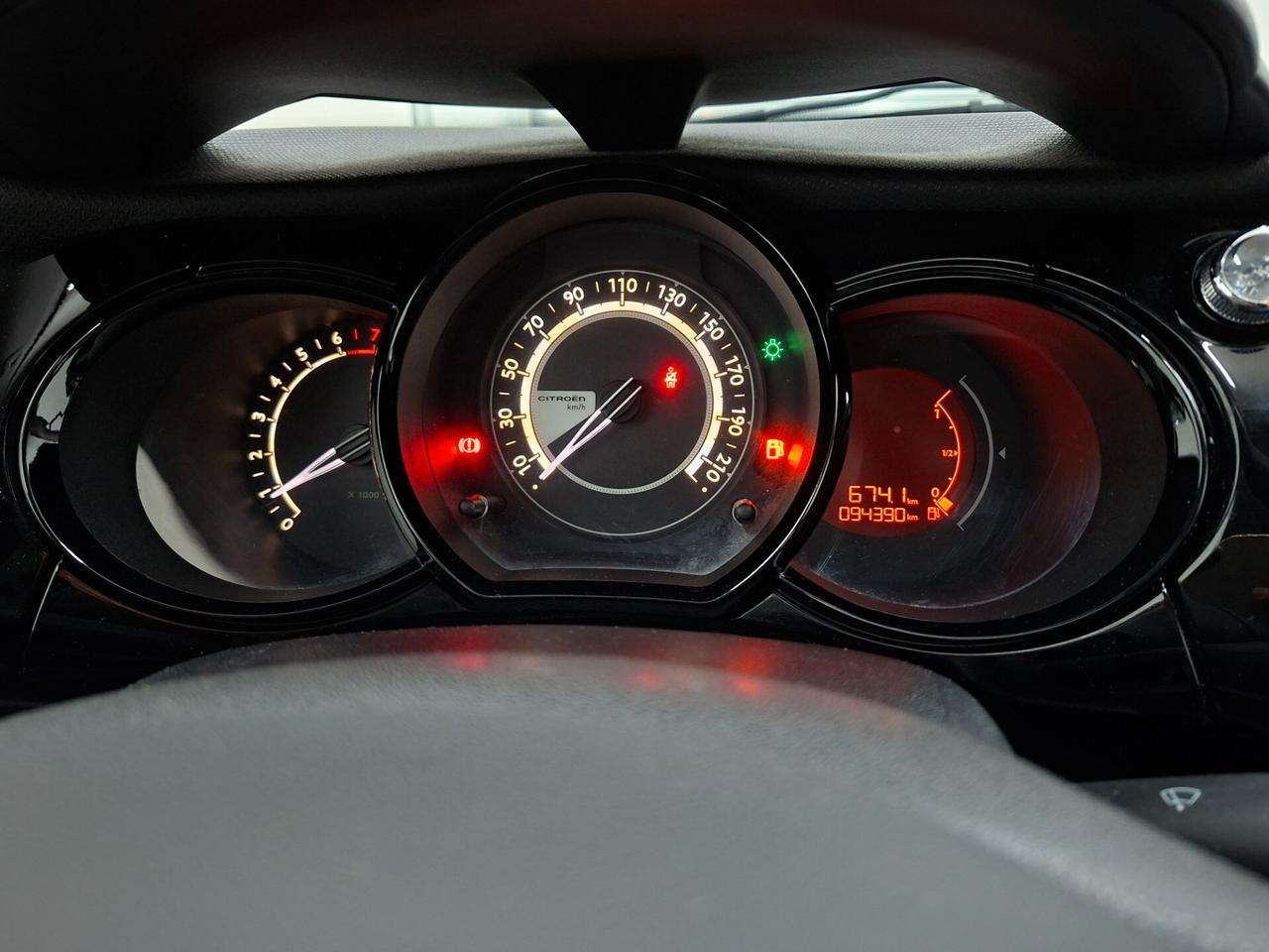 Citroen C3 1.2 VTi 82cv Vanity Fair 10