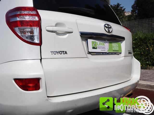 TOYOTA RAV 4 2.2 D-4WD Luxury