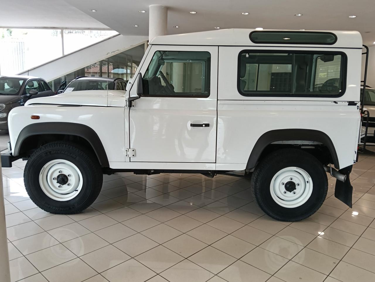 Land Rover Defender 90 2.2 TD4 Station Wagon SE N1