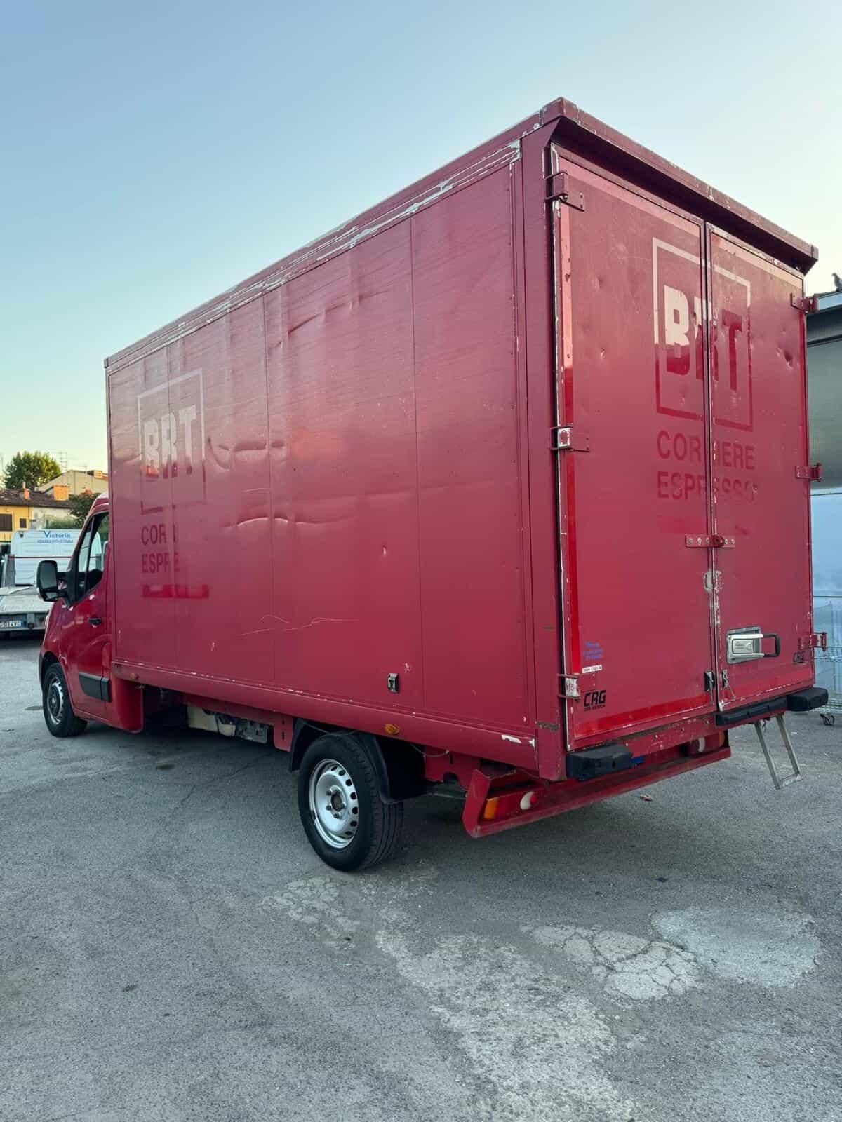 O394 FURGONE RENAULT MASTER 2017