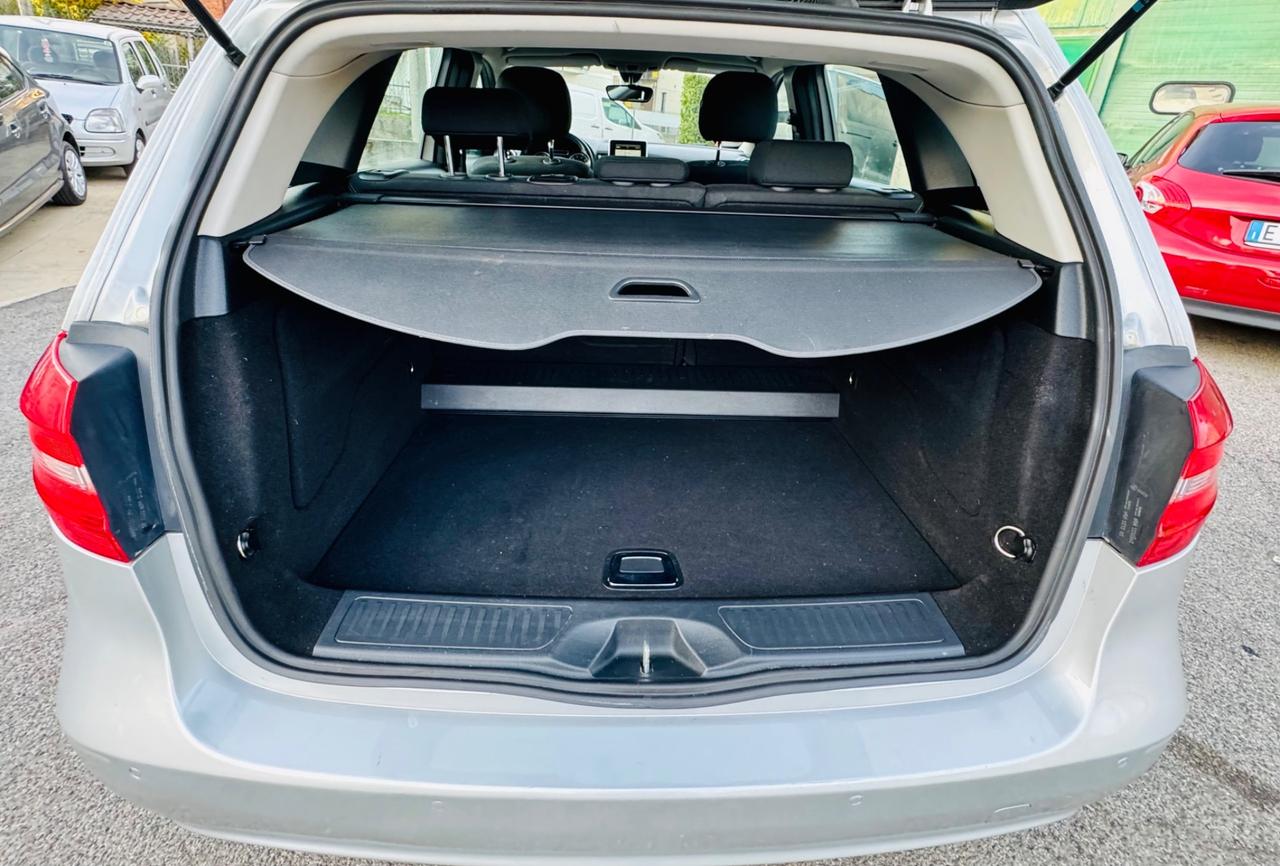 Mercedes-benz B 180 Premium