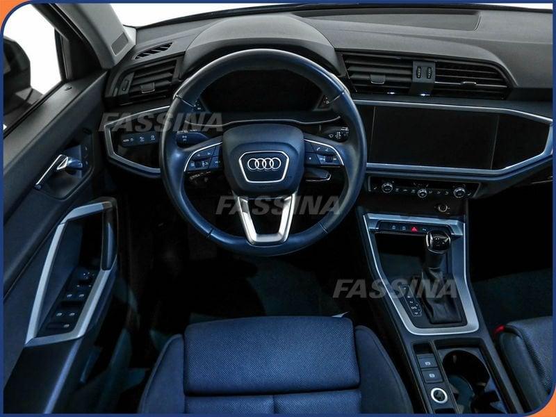 Audi Q3 35 TFSI Mhev S tronic Business Advanced