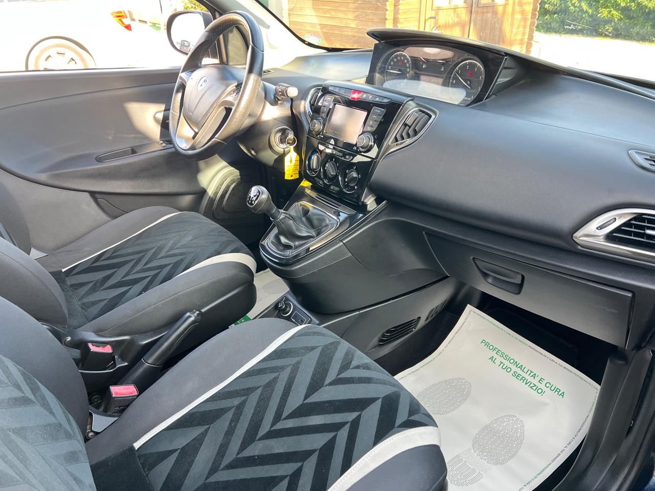 Lancia Ypsilon 1.3 MJT 95 CV 5 porte Platinum