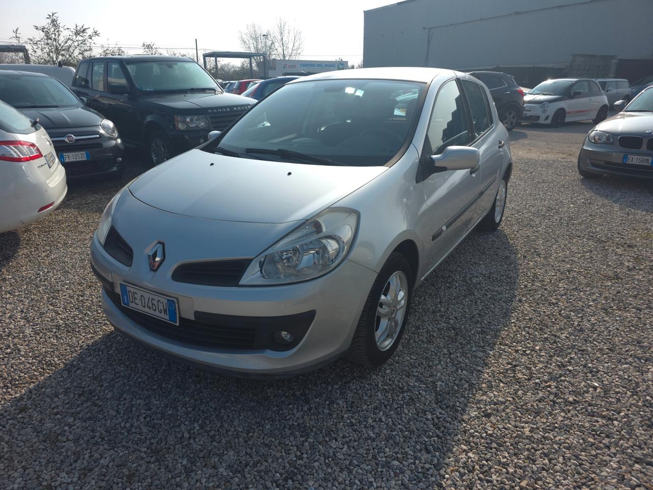 Renault Clio 1.2 16V 5 porte Confort
