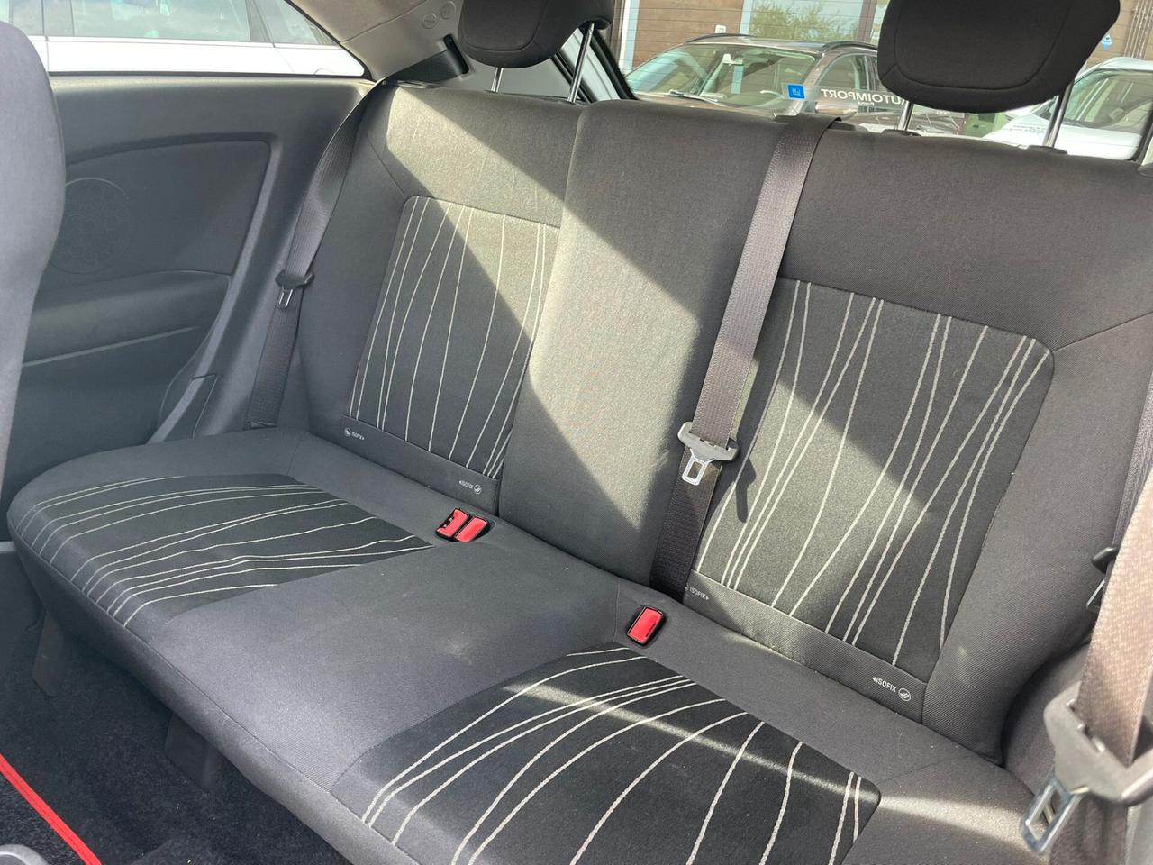 Opel Corsa 1.2 3 porte b-color