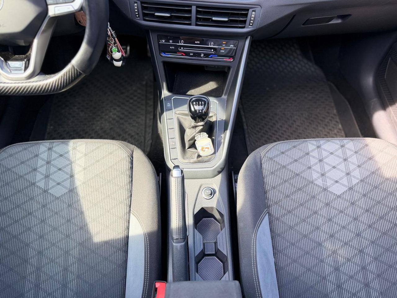 Volkswagen Taigo R Line 1.0 TSI #12036