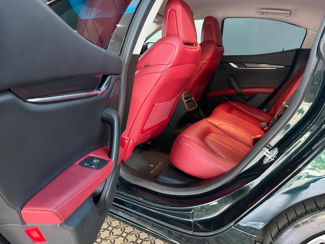 Maserati Ghibli V6 430 CV Q4 Nerissimo Edition