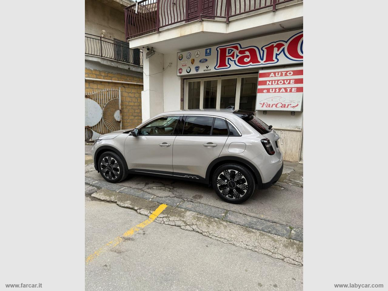 FIAT 600 Hybrid 110 CV DCT MHEV La Prima II