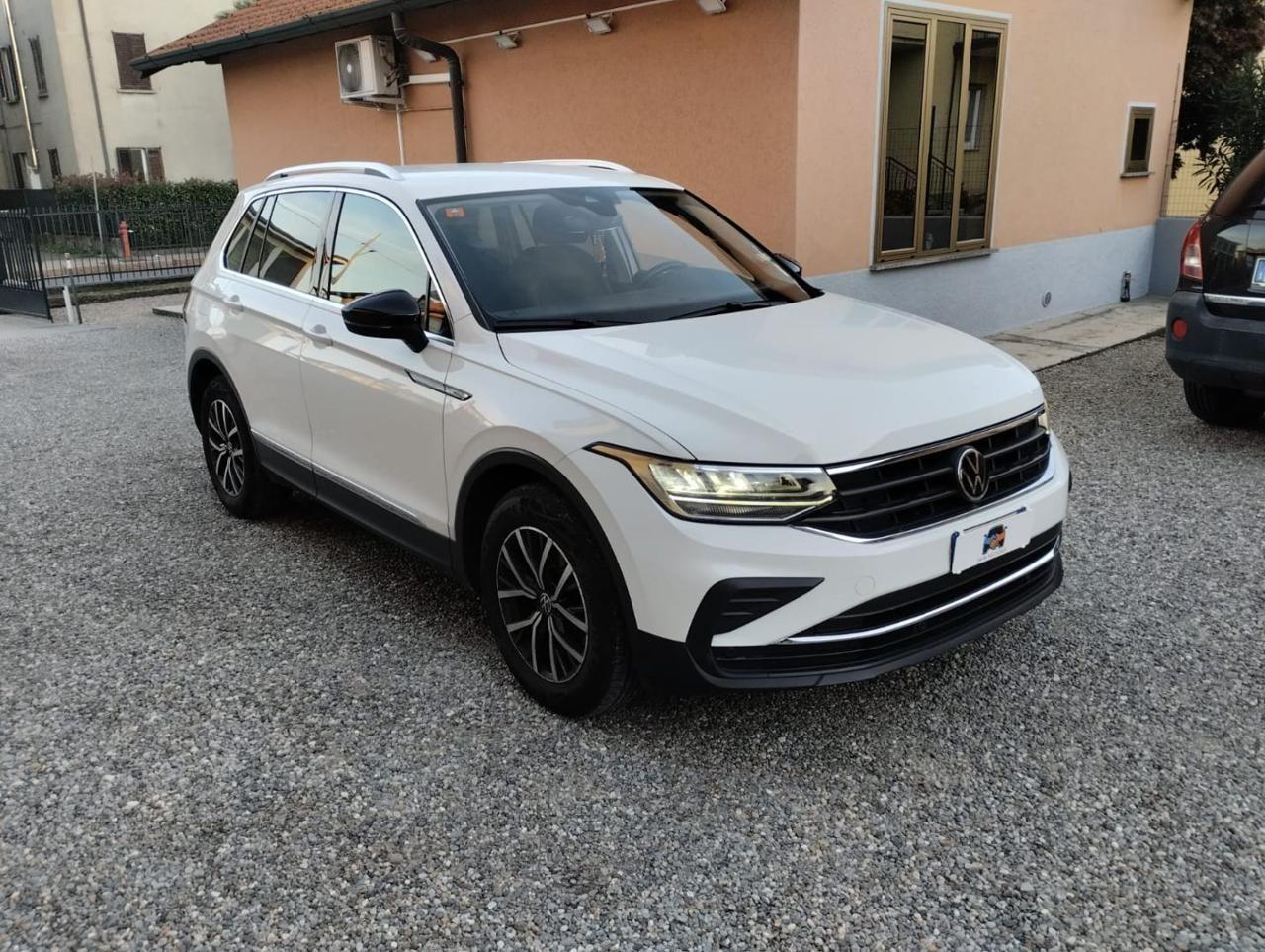 VOLKSWAGEN Tiguan 2.0 TDI 150 CV SCR DSG Elegance