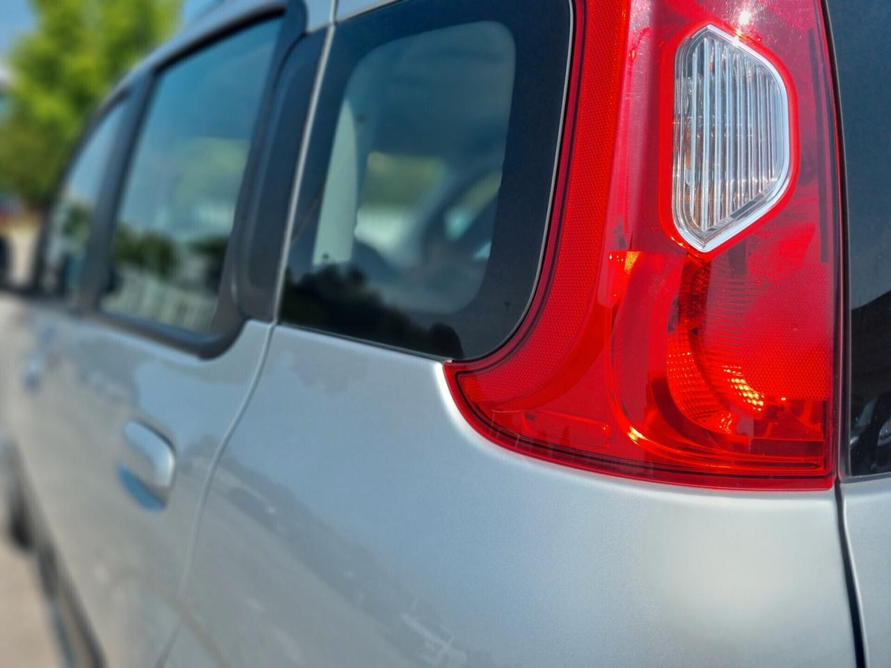 Fiat Panda 1.2 Lounge 5 posti