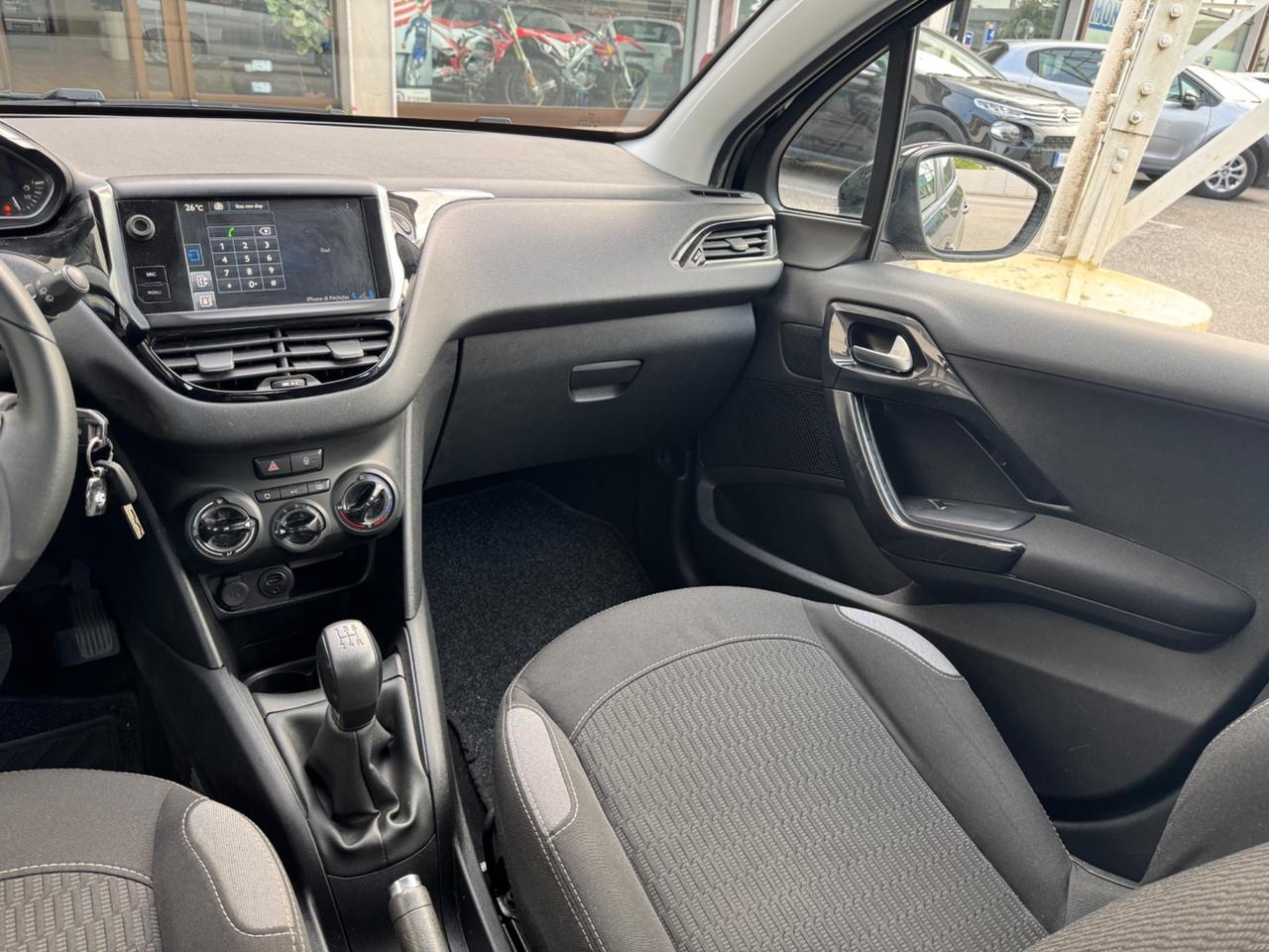 Peugeot 208 2015 5 porte neopatentati