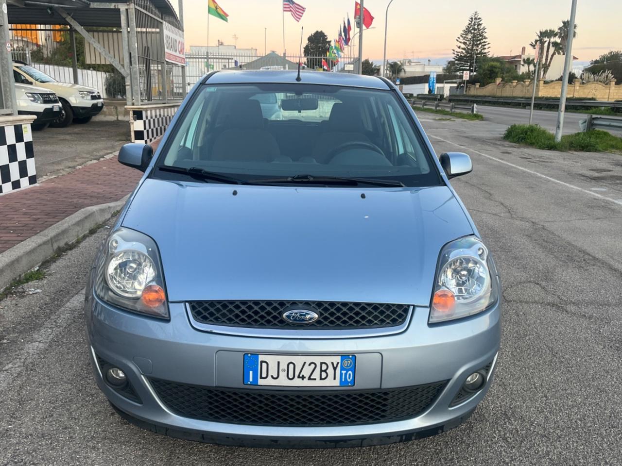 Ford Fiesta 1200 5p. Ghia Unipro 2007