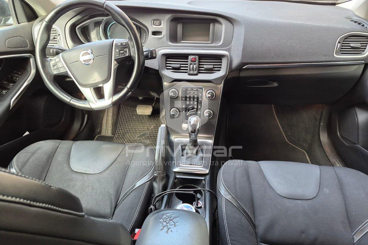 VOLVO V40 D2 1.6 Powershift Kinetic