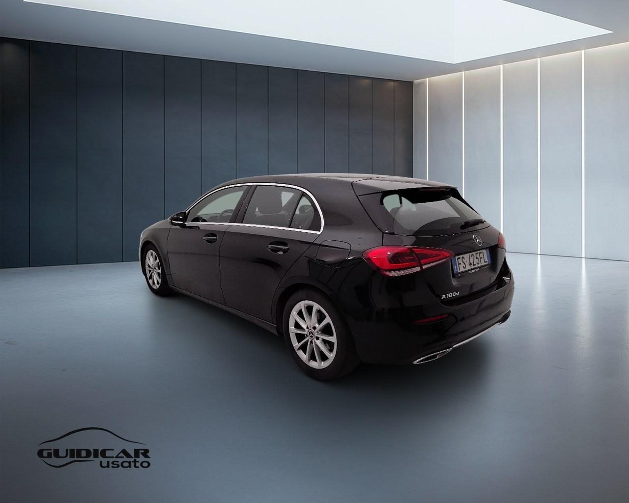 Mercedes-Benz Classe A - W177 2018 - A 180 d Sport auto