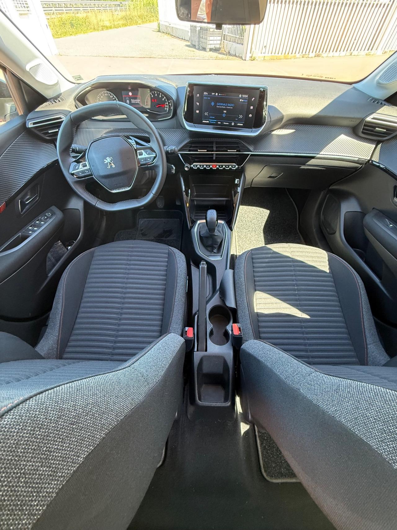 Peugeot 208 1.2 75cv 8000KM