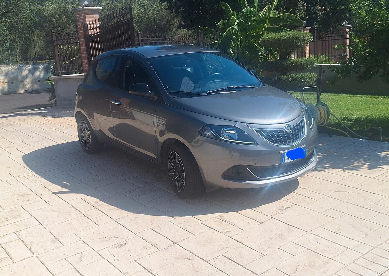 Lancia Ypsilon 1.0 FireFly 5 porte S&S Hybrid Silver Plus