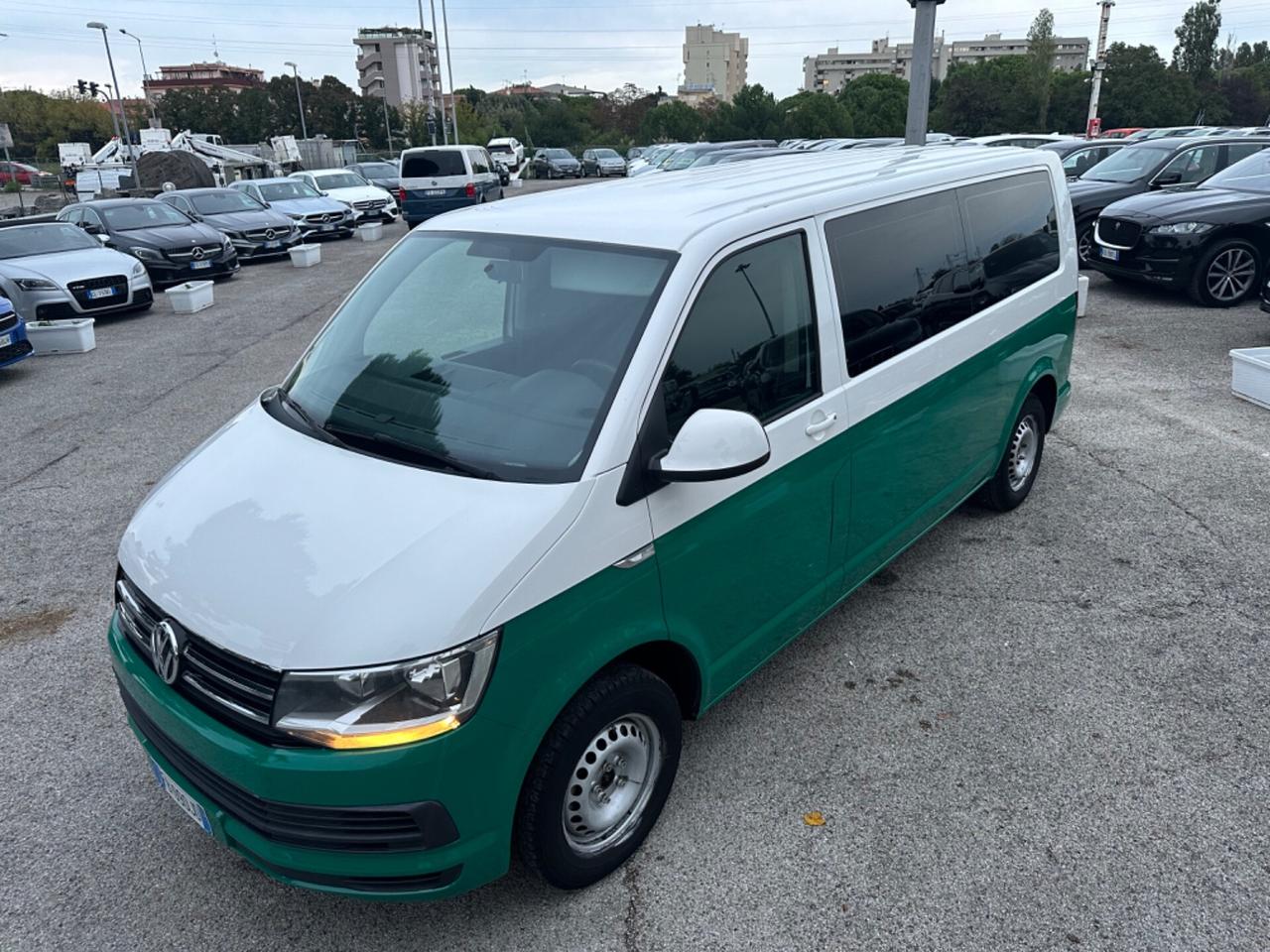 Volkswagen Caravelle 2.0 TDI 150CV PL Cruise 9 Posti