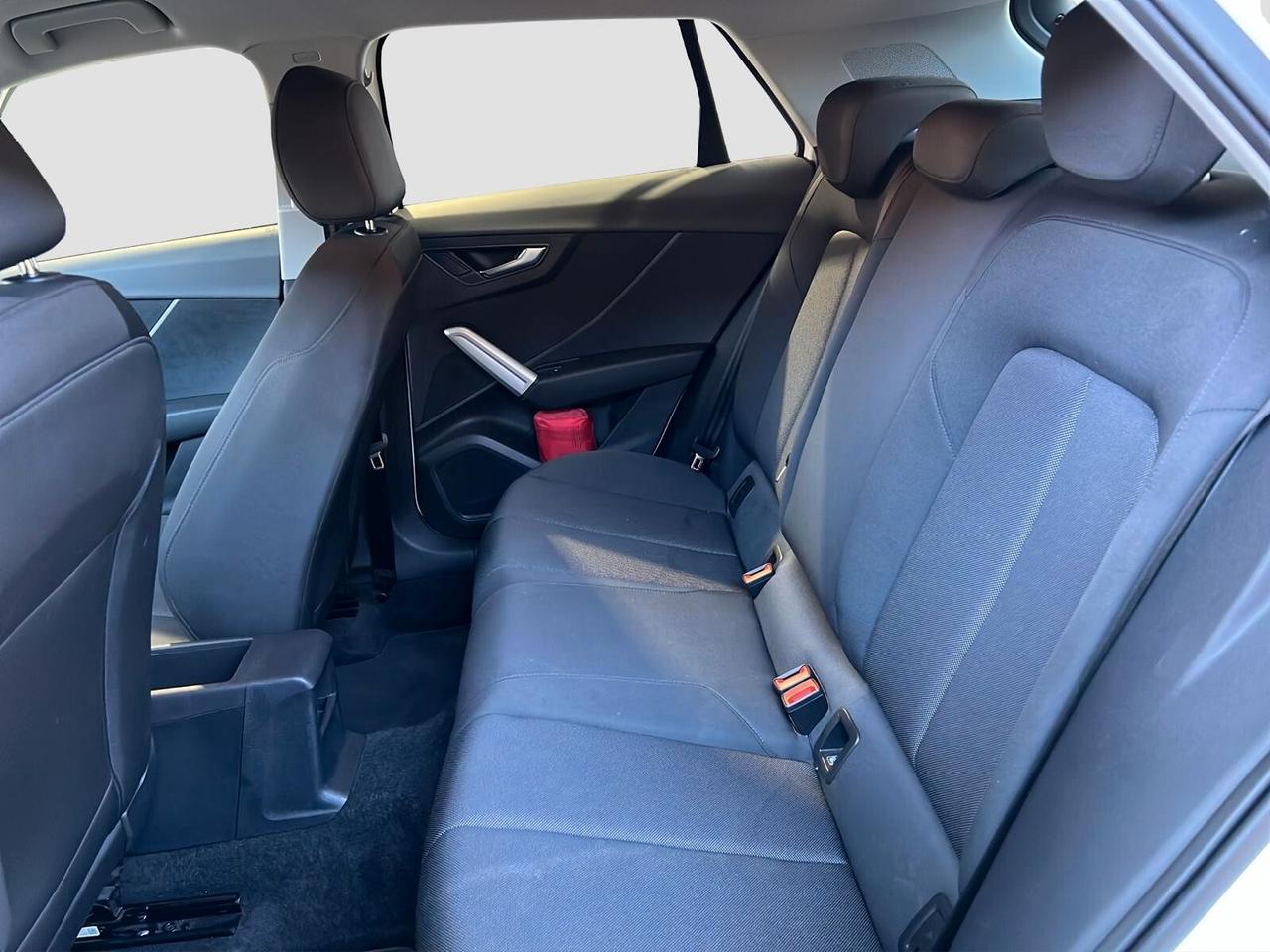 Audi Q2 35 TDI quattro S tronic Business