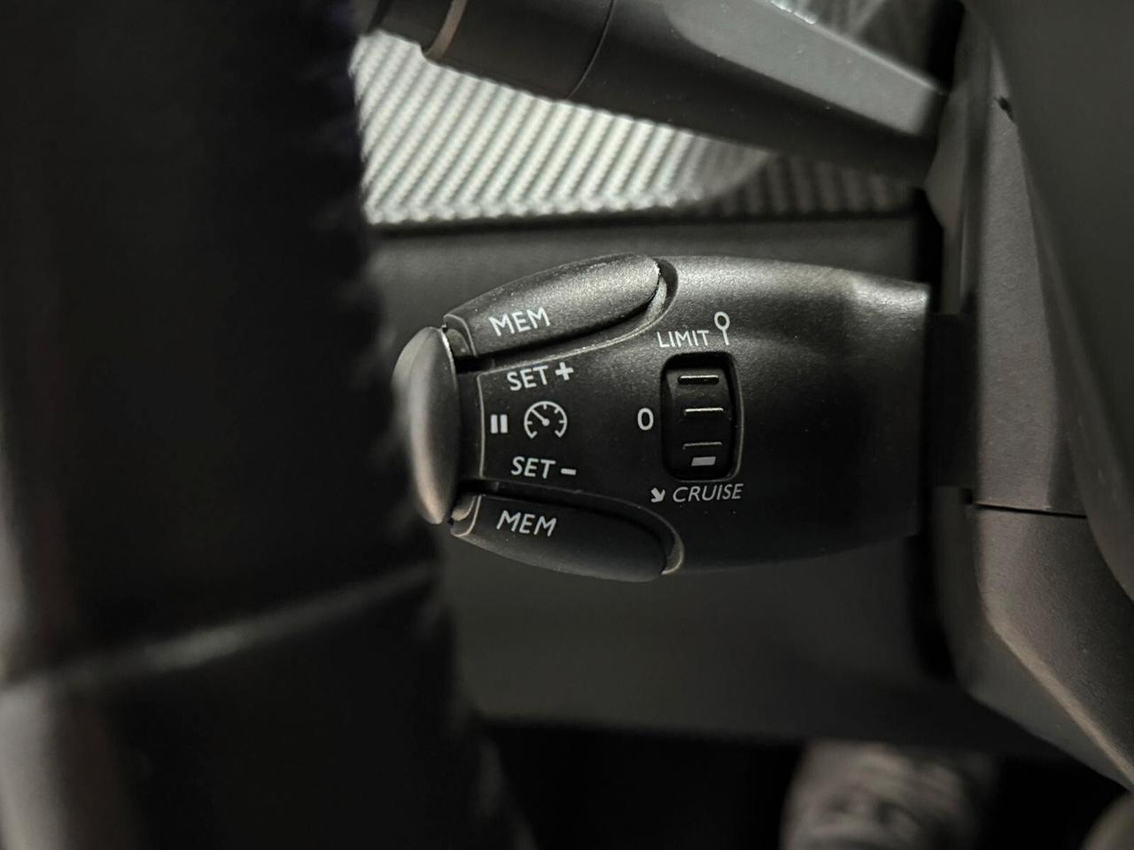 Peugeot 208 BlueHDi 100 Stop&Start 5 porte Allure Pack ADATTA A NEOPATENTATI