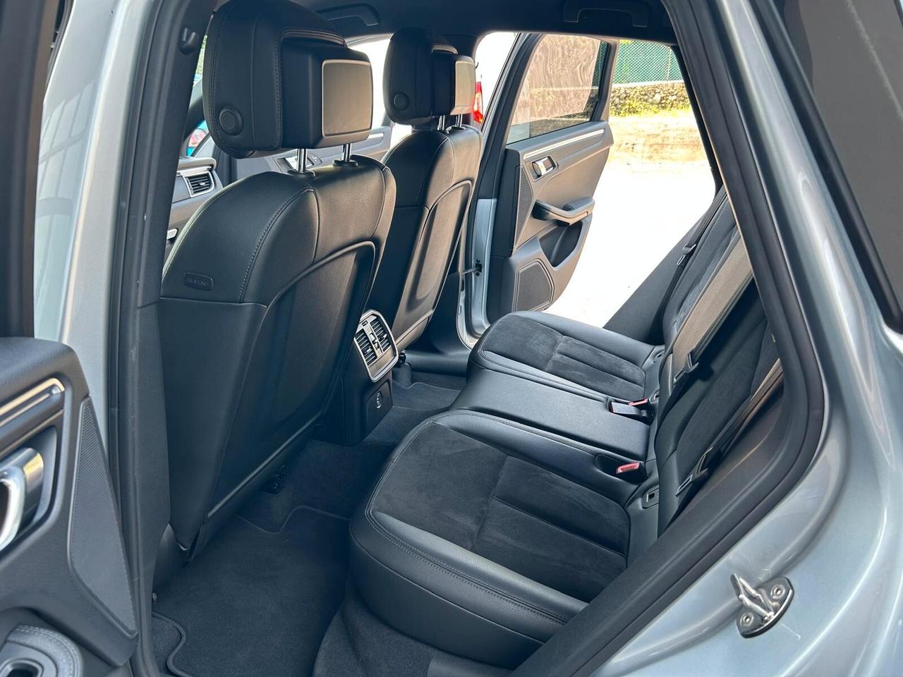 PORSCHE Macan 2.0 Benzina 252 CV KW 185
