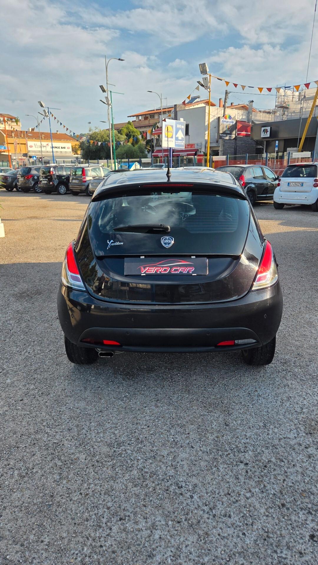 Lancia Ypsilon 1.2 69 CV 5 porte GPL Ecochic Platinum