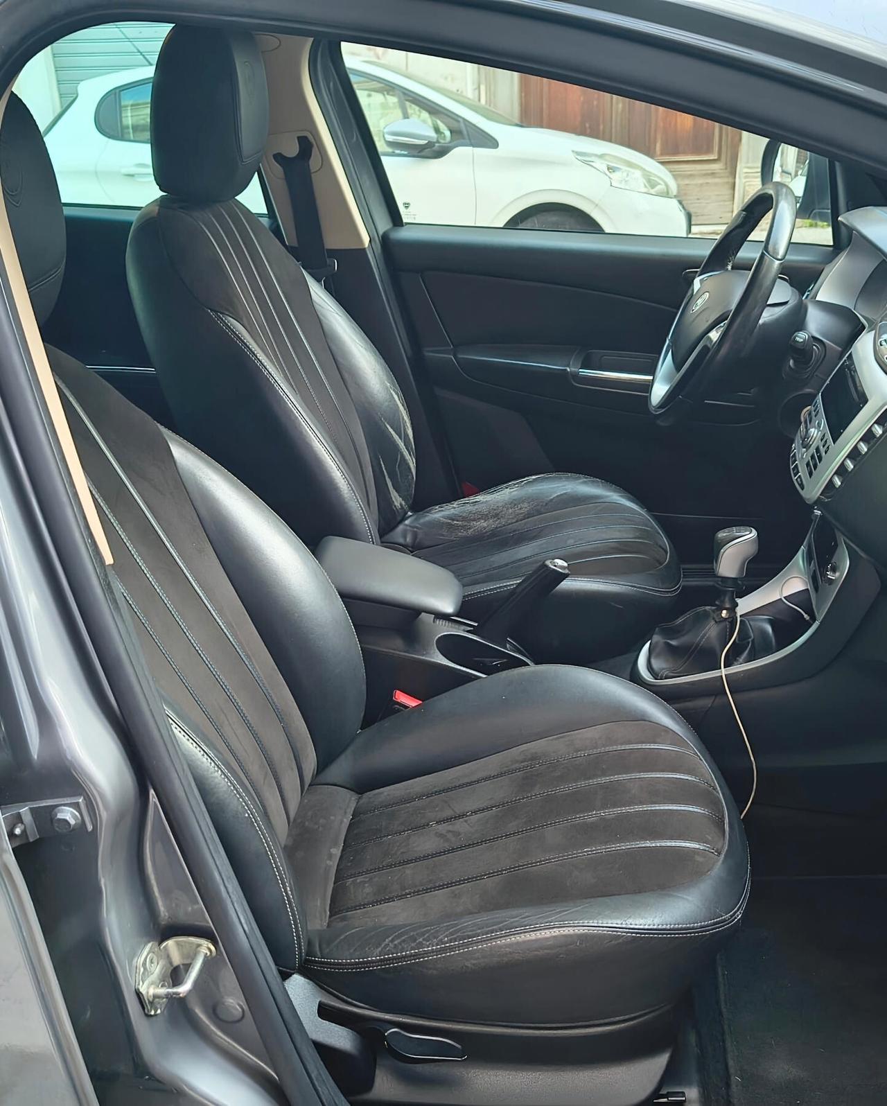 Lancia Delta 1.6 MJT DPF Gold