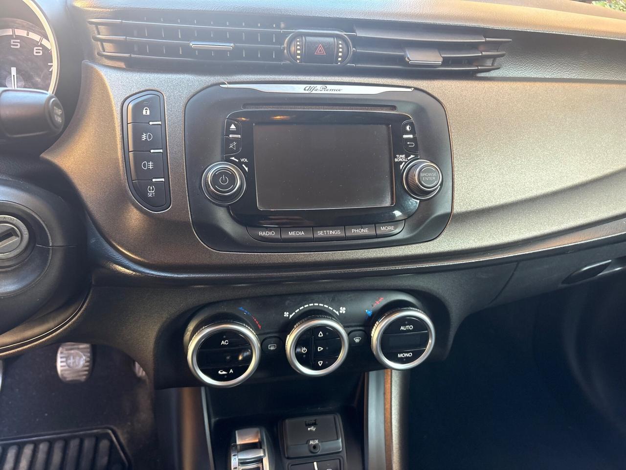 Alfa Romeo Giulietta 1.4 Turbo 120 GPL CV Distinctive