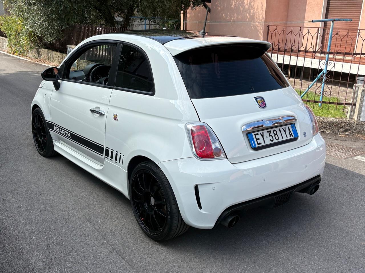 Abarth 500 1.4 Turbo T-Jet Custom