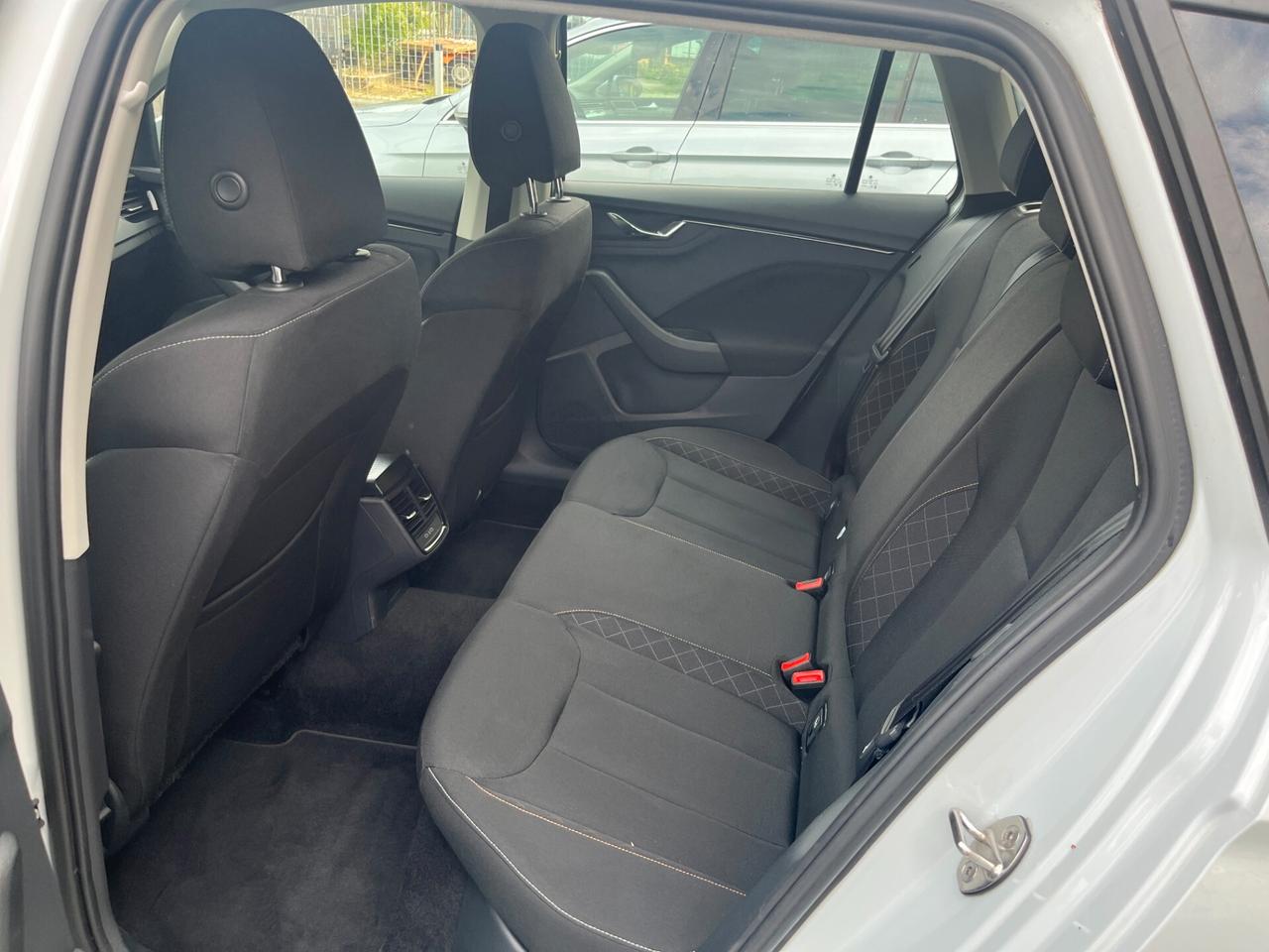 Skoda Kamiq 1.0 TSI 115 CV DSG AUTO/TELECAM **KM 70475**