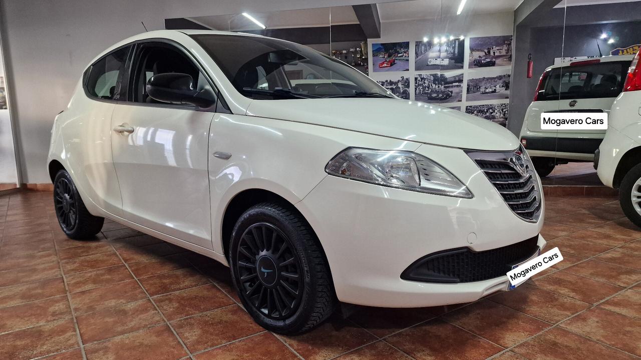 Lancia Ypsilon 1.2 69 CV 5 porte Gold
