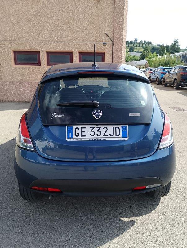 Lancia Ypsilon 1.0 FireFly 5 porte S&S Hybrid Silver