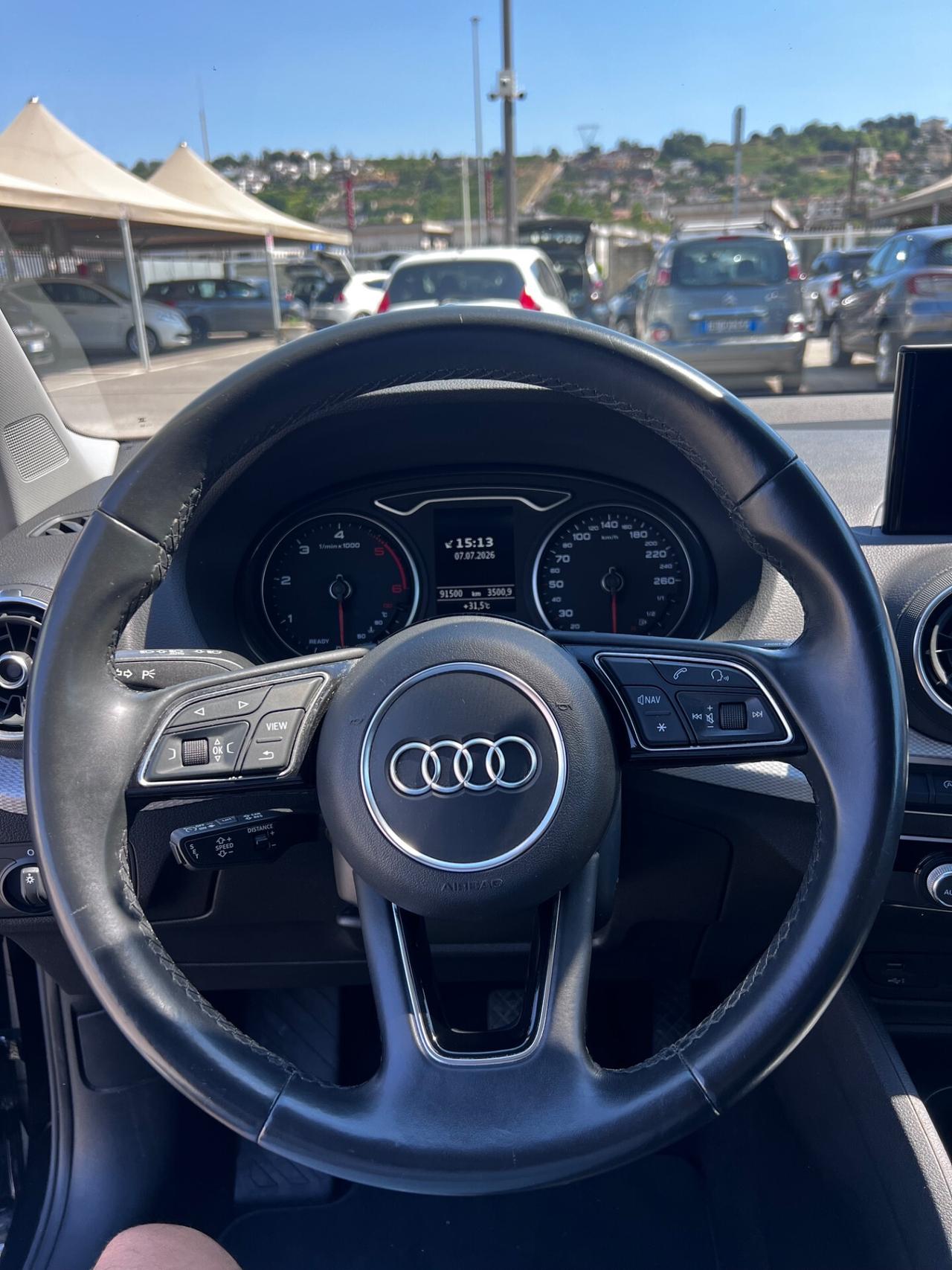 Audi Q2 30 TDI Identity Black