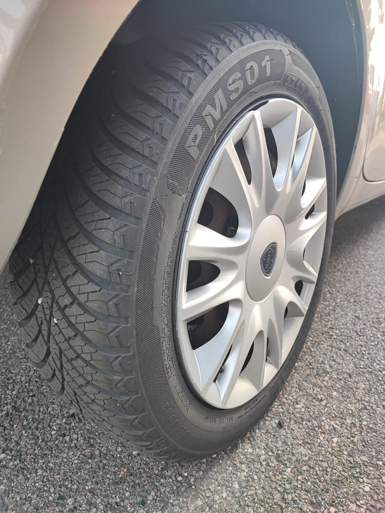 Lancia Ypsilon 1.2 69 CV 5 porte GPL