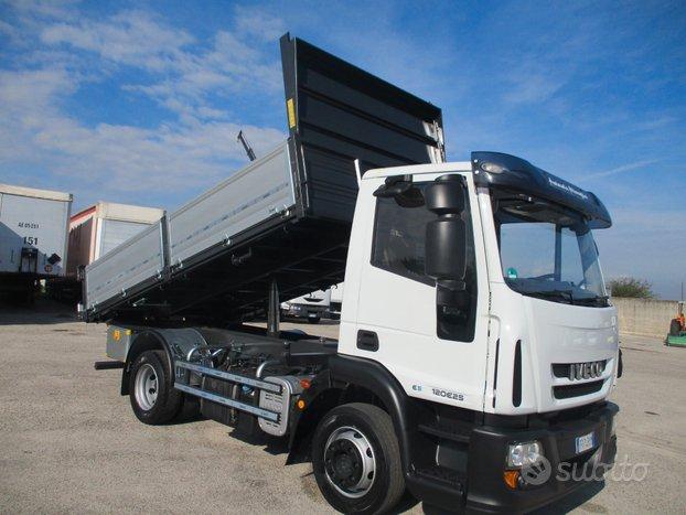 Iveco EUROCARGO 120/25 E5 RIBALTABILE TRILATERALE