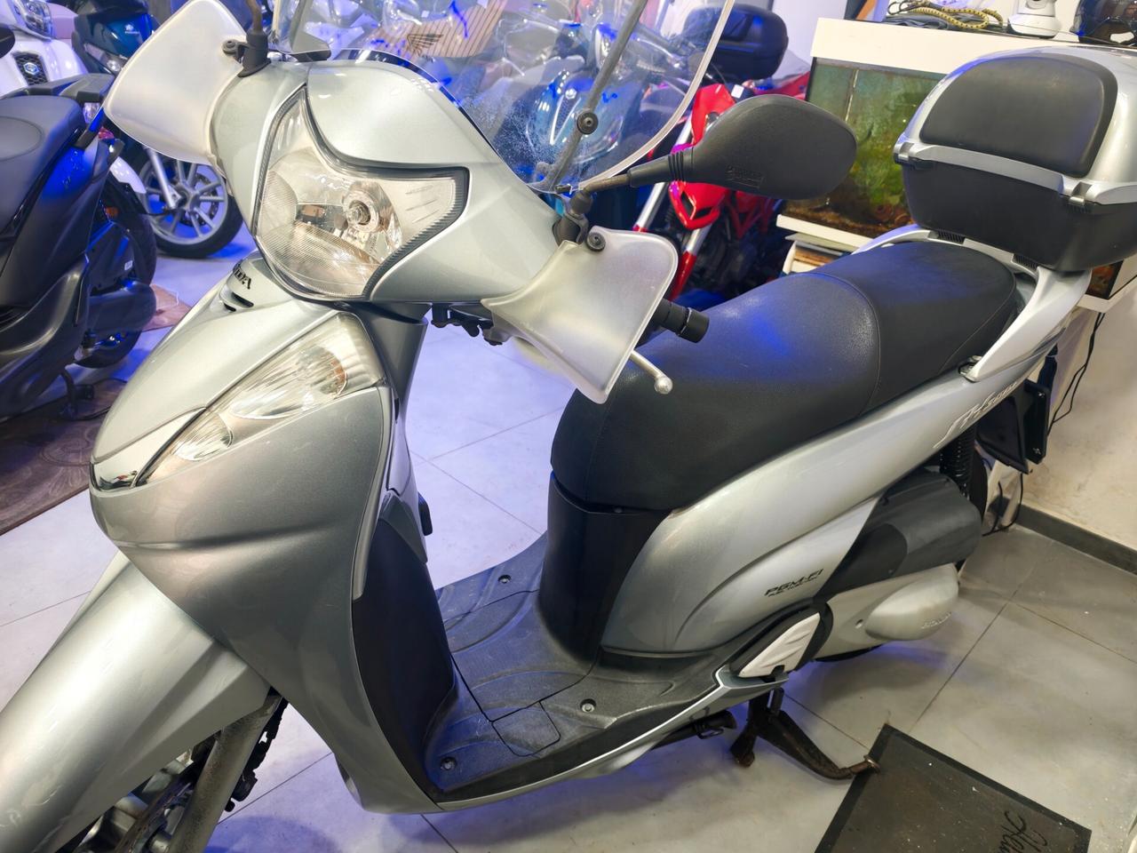 Honda SH 300