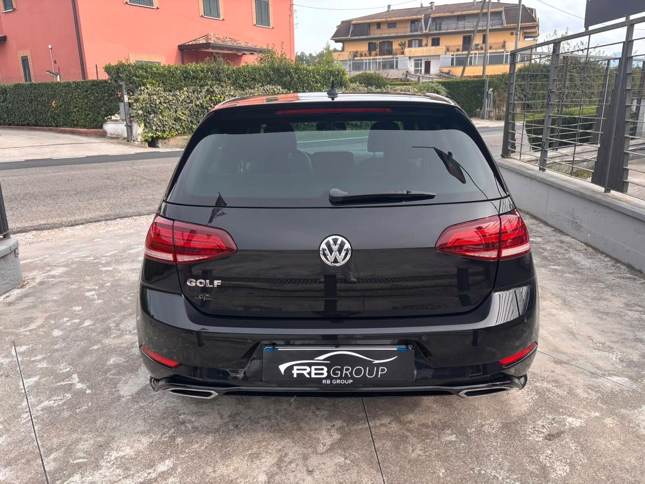 Volkswagen Golf 1.6 TDI 115 CV 5p. R LINE