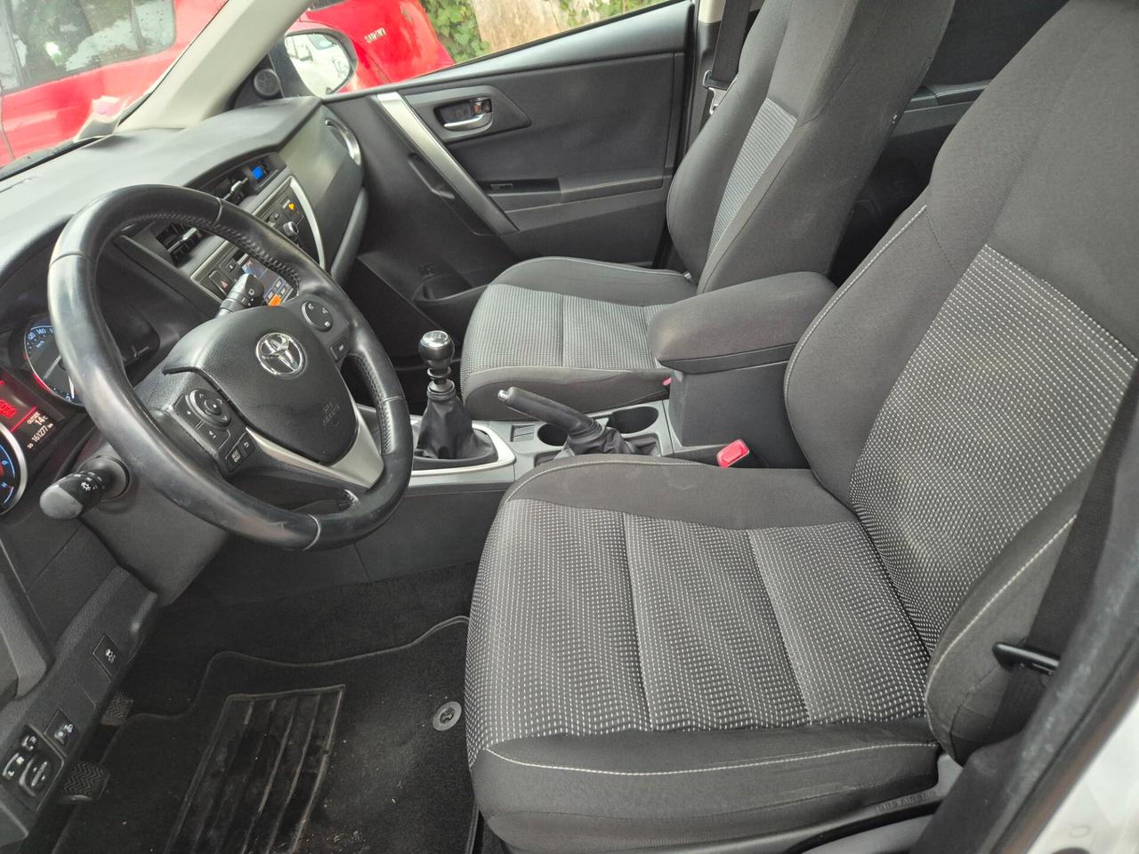 Toyota Auris Touring Sports 1.4 D-4D Lounge