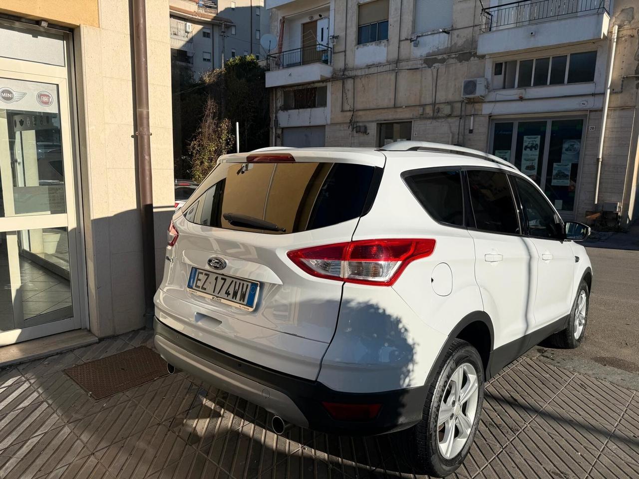 Ford Kuga 2.0 TDCI 120 CV S&S 2WD Titanium
