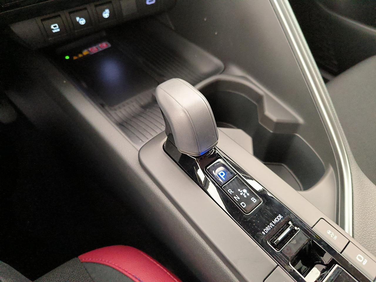 Toyota C-HR 2.0 phev lounge hero fwd e-cvt