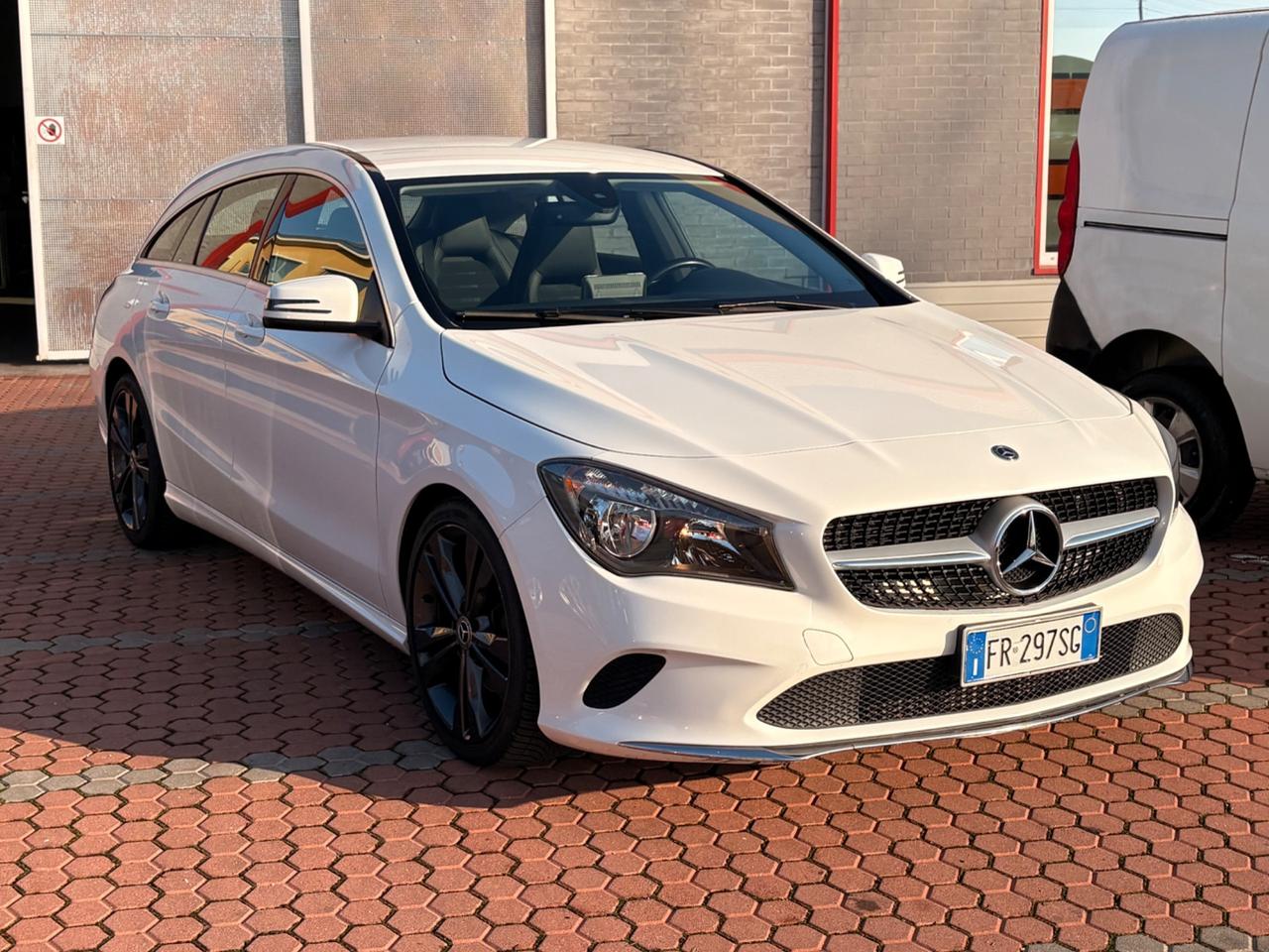 Mercedes-benz CLA 180 Shooting Brake Sport - NEOPATENTATI - E6