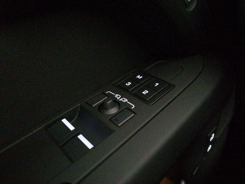 Land Rover Defender 90 3.0d i6 mhev X-Dynamic SE awd 200cv auto