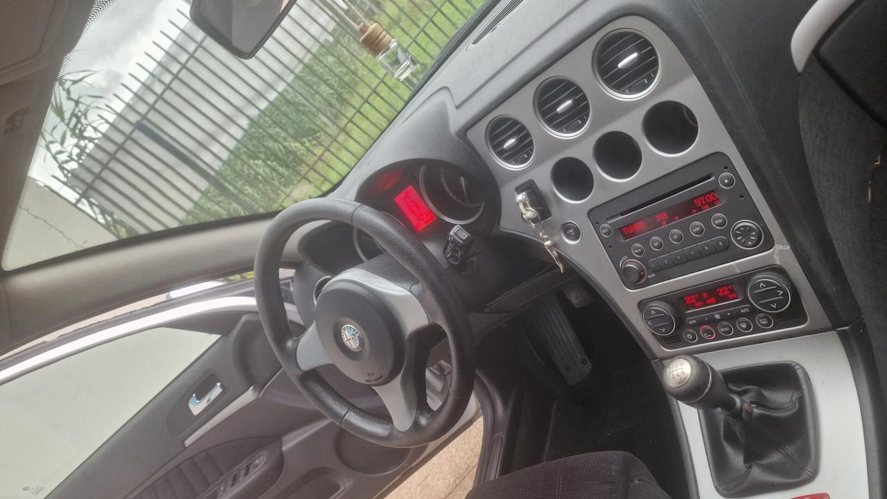 Alfa Romeo 159 1.9 JTDm Sportwagon Distinctive