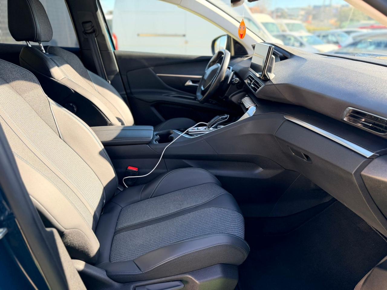 Peugeot 3008 1.5 DIesel 131CV EAT8 Allure Pack anno 10/2022 Permute Garanzia Finanziamento