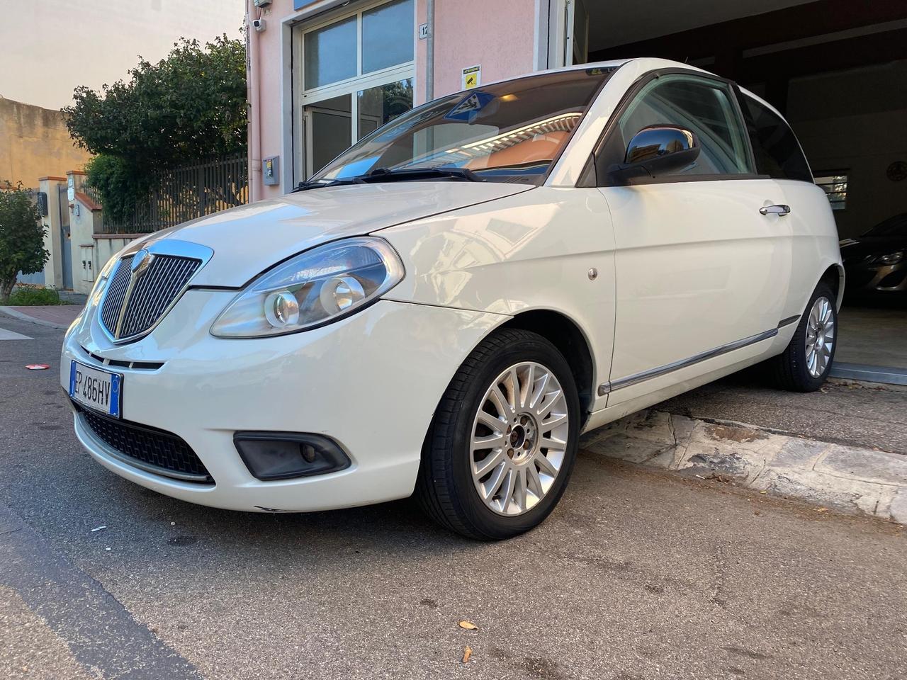 Lancia Ypsilon 1.3 MJT 16V 95 CV 5 porte S&S Silver