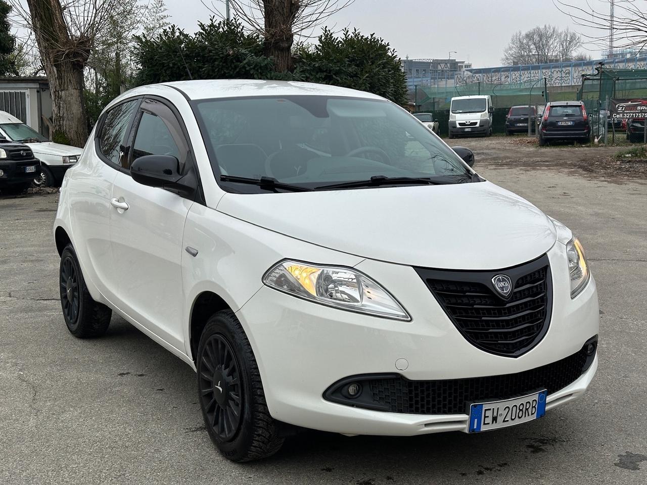 Lancia Ypsilon 0.9 TwinAir 85 CV 5 porte Metano Ecochic Gold