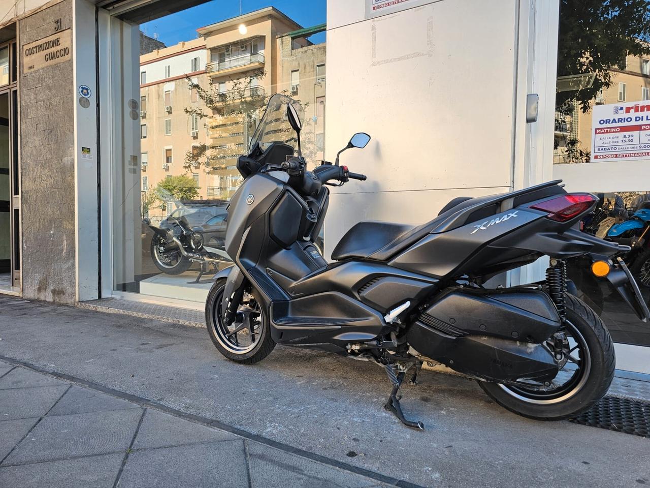 Yamaha X-Max 300