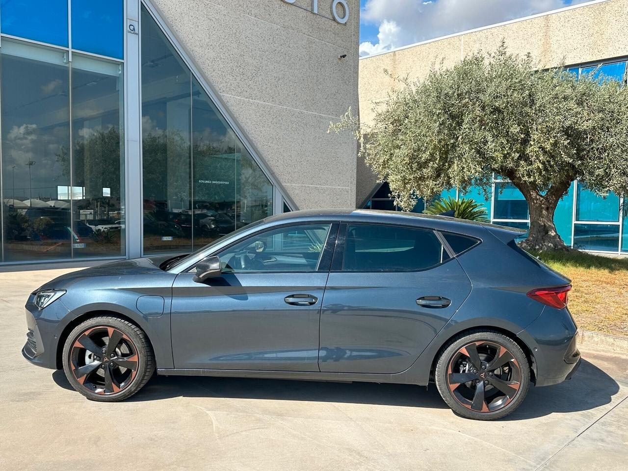 CUPRA Leon 1.4 phev DSG offerta T-Stock prezzo imperdibile