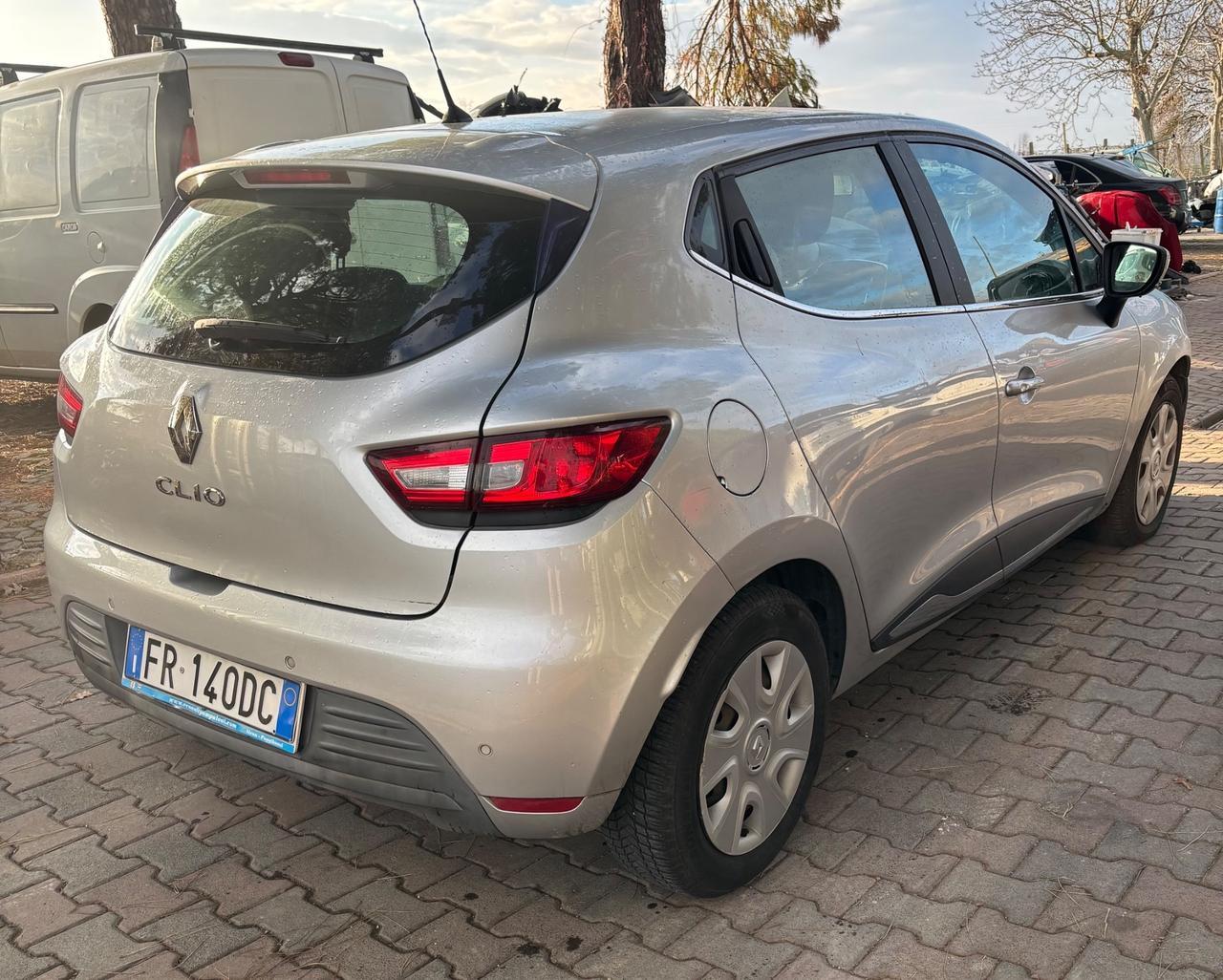 Renault Clio dCi 8V 75 CV Start&Stop 5 porte Energy Duel