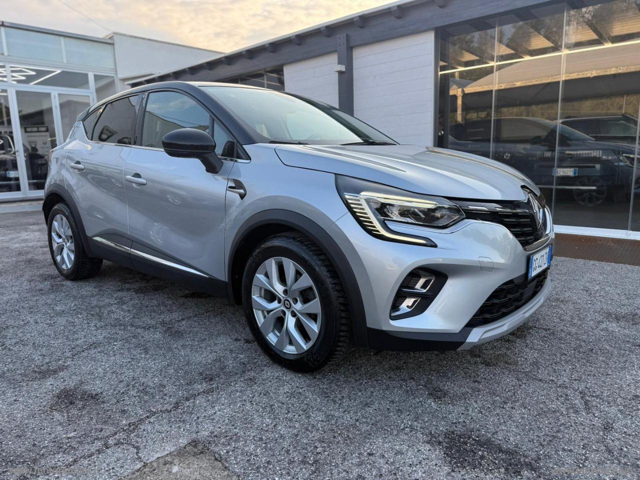 RENAULT Captur TCe 140 CV Intens