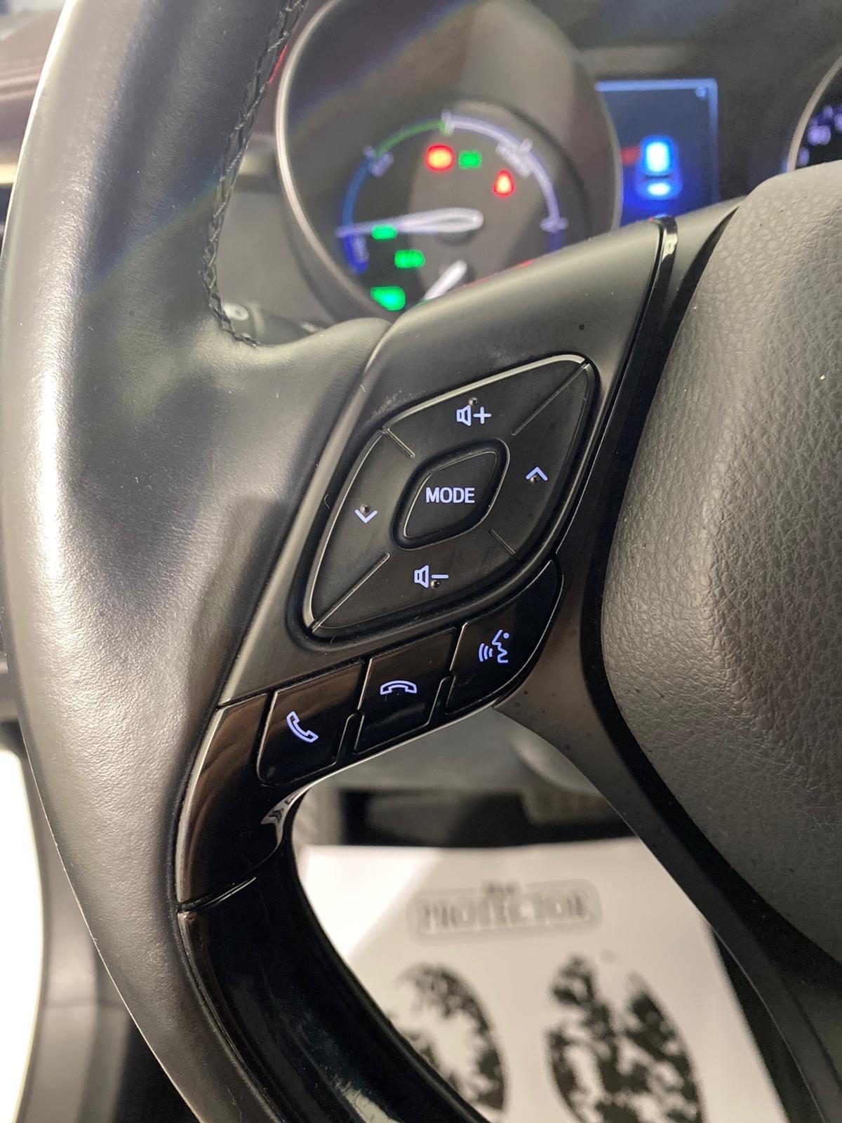 Toyota C-HR 1.8 Hybrid E-CVT * SOLO 64000 KM*